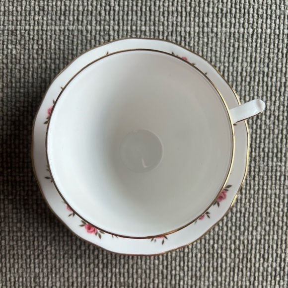 Queen Anne bone china floral pattern, pink mini roses, gold rims,vintage,England - Picture 4 of 10